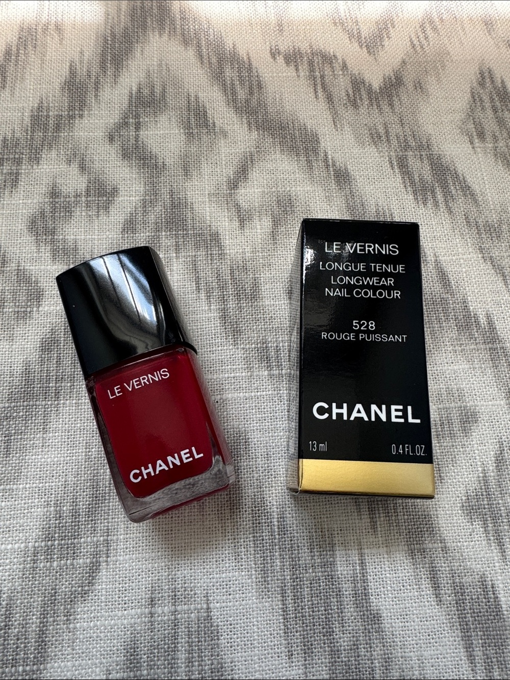 CHANEL Le Vernis Nail Polish in Deep Red